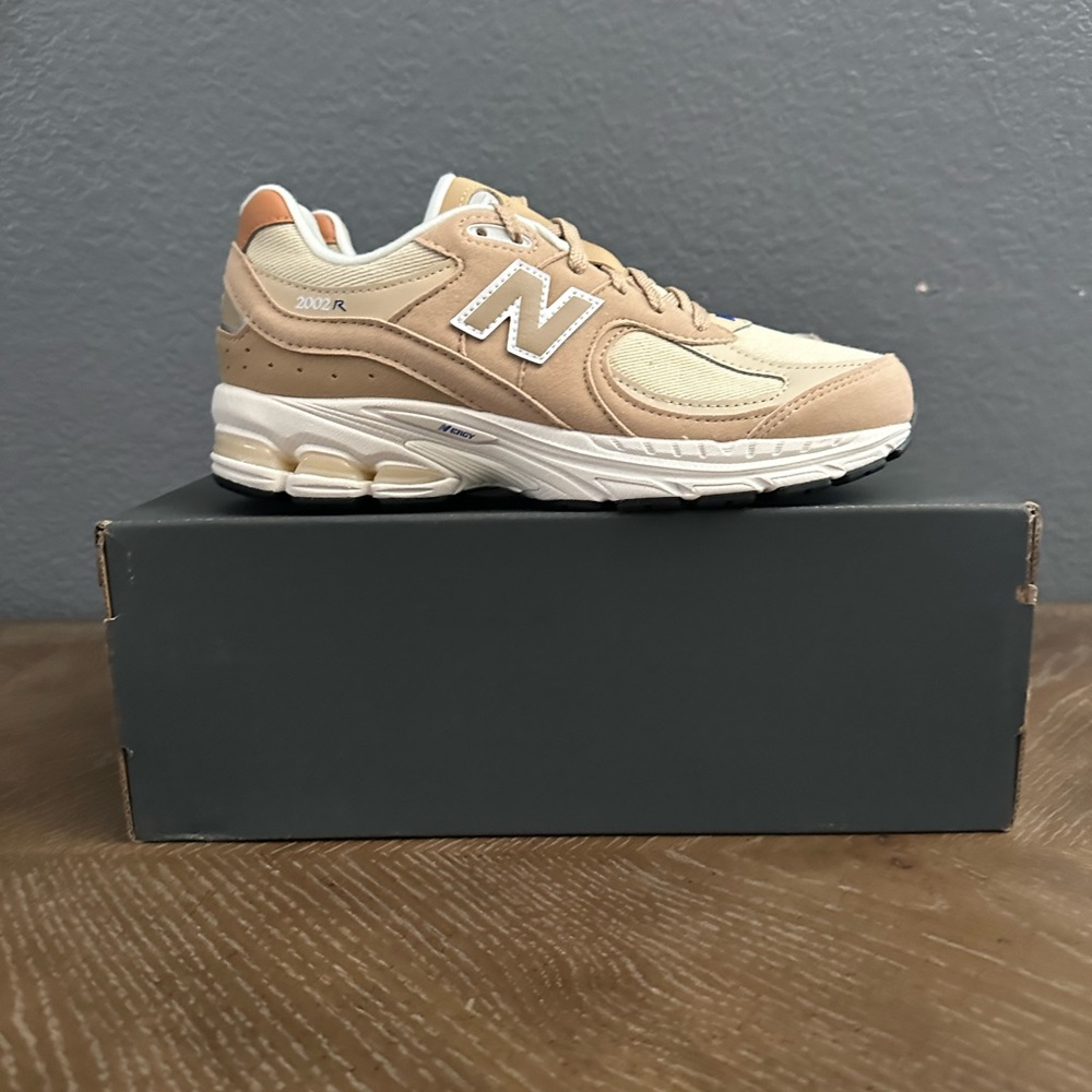 New Balance 2002R